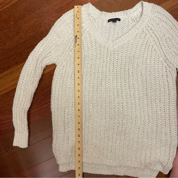 American Eagle Outfitters Off-White V-Neck Sweater - Picture 7 of 7